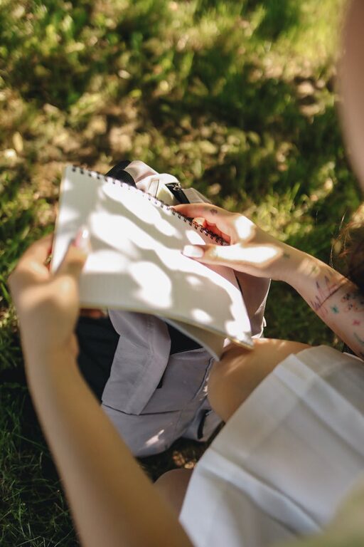 How to Start a Gratitude Journal for a Happier Life